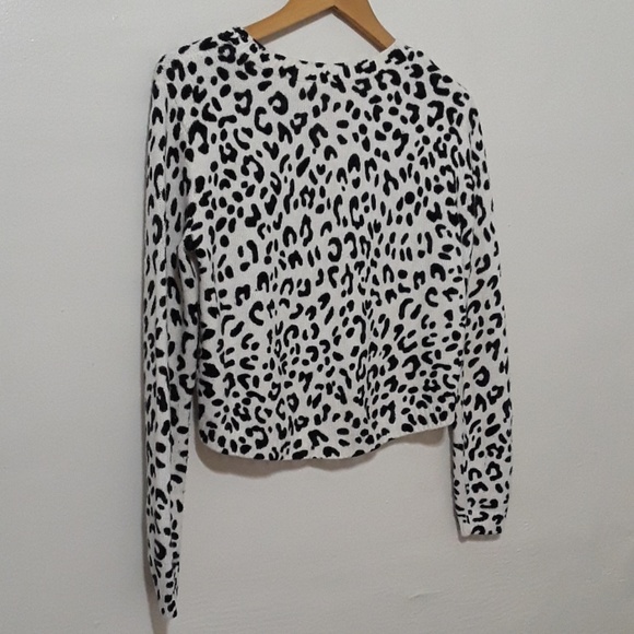 H&M LONG SLEEVES SWEATER - Picture 2 of 5